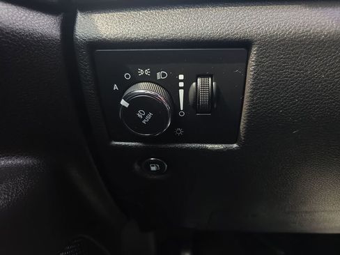 Used 2018 Jeep Grand Cherokee Altitude image 43