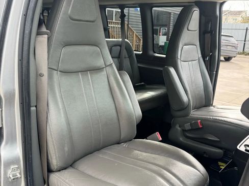 Used 2017 Chevrolet Express 3500 LS image 38