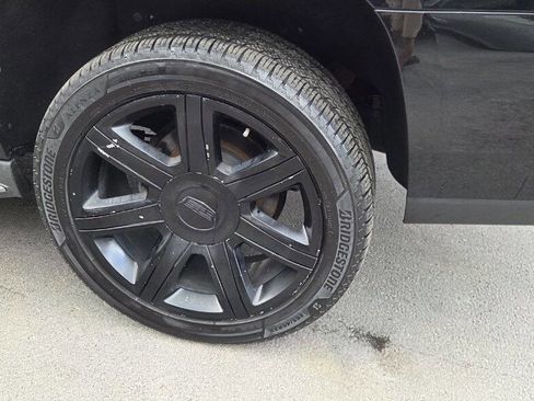 Used 2016 Cadillac Escalade ESV Luxury image 10