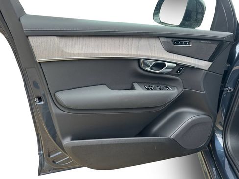 New 2026 Volvo XC90 T8 Ultra w/ Protection Package Premier AWD/4WD image 9