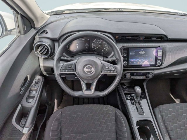 Used 2022 Nissan Kicks SV FWD image 14