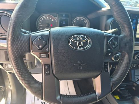 Used 2018 Toyota Tacoma TRD Sport w/ Technology Package image 15