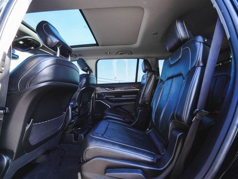 Used 2022 Jeep Grand Cherokee L Limited image 36