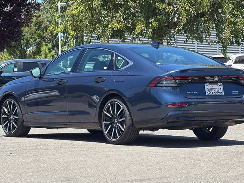 Used 2025 Honda Accord Touring image 6
