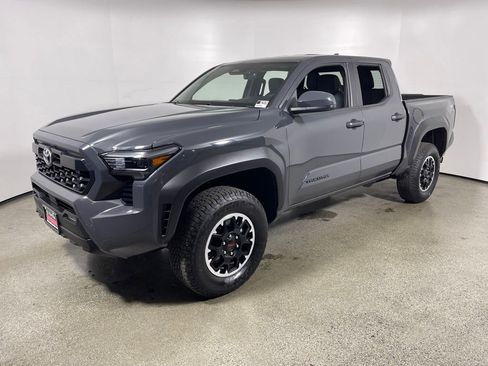 Certified 2025 Toyota Tacoma TRD Off-Road image 7