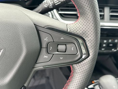 New 2026 Chevrolet Trax RS w/ Sunroof Package FWD image 20