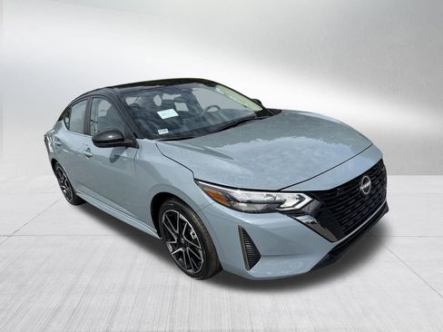 New 2025 Nissan Sentra SR FWD image 3
