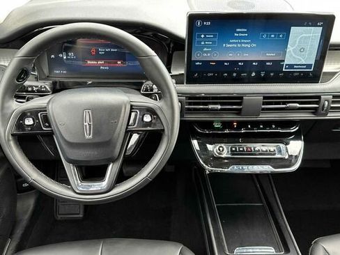 Used 2025 Lincoln Corsair FWD w/ Rear Removable Package Tray image 12