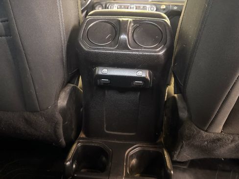Used 2021 Jeep Gladiator Sport AWD/4WD image 8