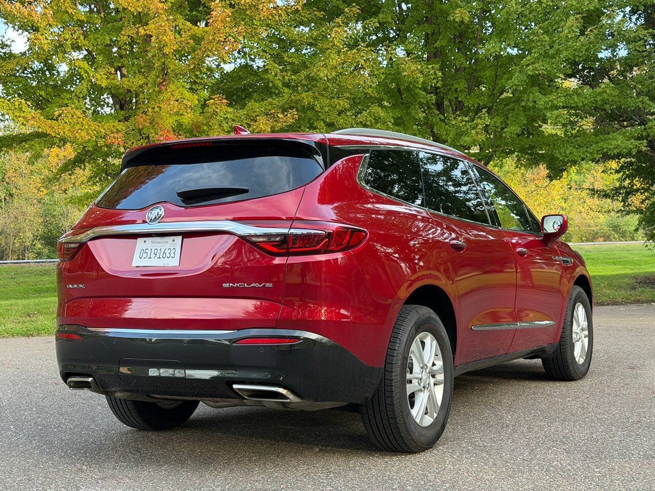 Used 2018 Buick Enclave Essence w/ Trailering Package FWD image 3