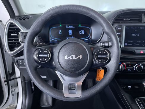 Used 2024 Kia Soul LX image 16