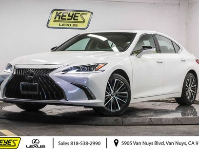 Used 2025 Lexus ES 300h w/ Premium Package