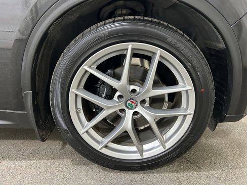 Used 2018 Alfa Romeo Stelvio Ti Sport image 11