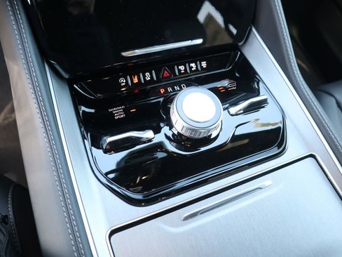 New 2026 Jeep Grand Wagoneer Limited AWD/4WD image 9