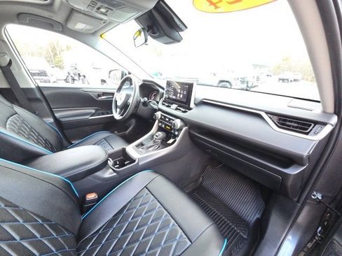 Used 2024 Toyota RAV4 XLE w/ Convenience Package image 30