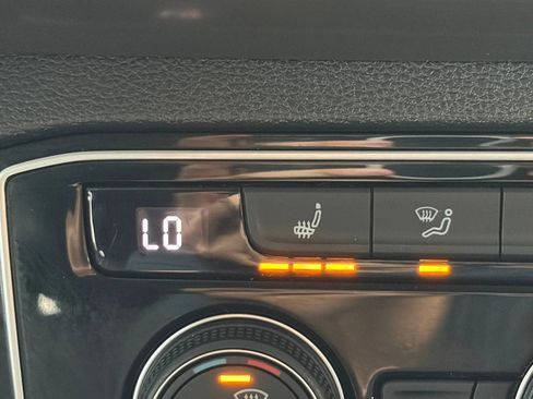 Used 2019 Volkswagen Atlas SEL AWD/4WD image 26