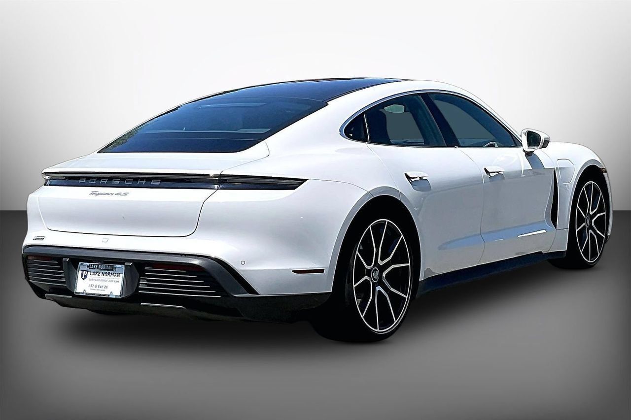 Used 2022 Porsche Taycan 4S AWD/4WD image 8