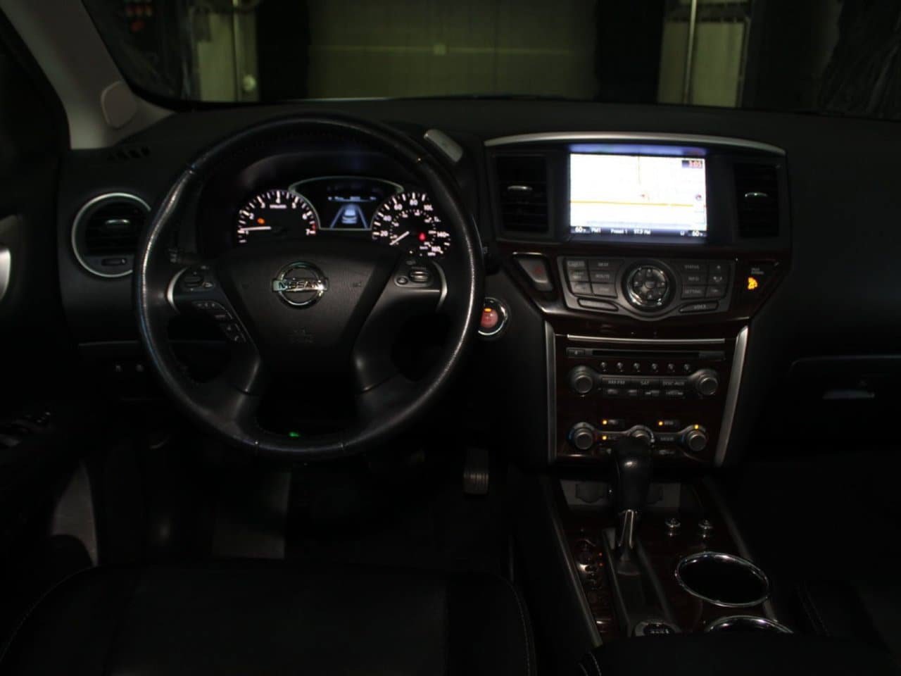 Used 2014 Nissan Pathfinder Platinum w/ Platinum Premium Package AWD/4WD image 21