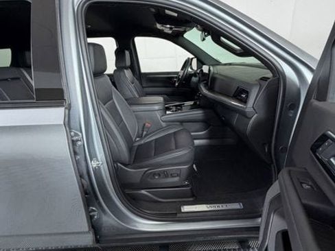 Certified 2025 Chevrolet Suburban Z71 AWD/4WD image 5