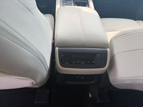 Used 2024 Nissan Pathfinder SV AWD/4WD image 13