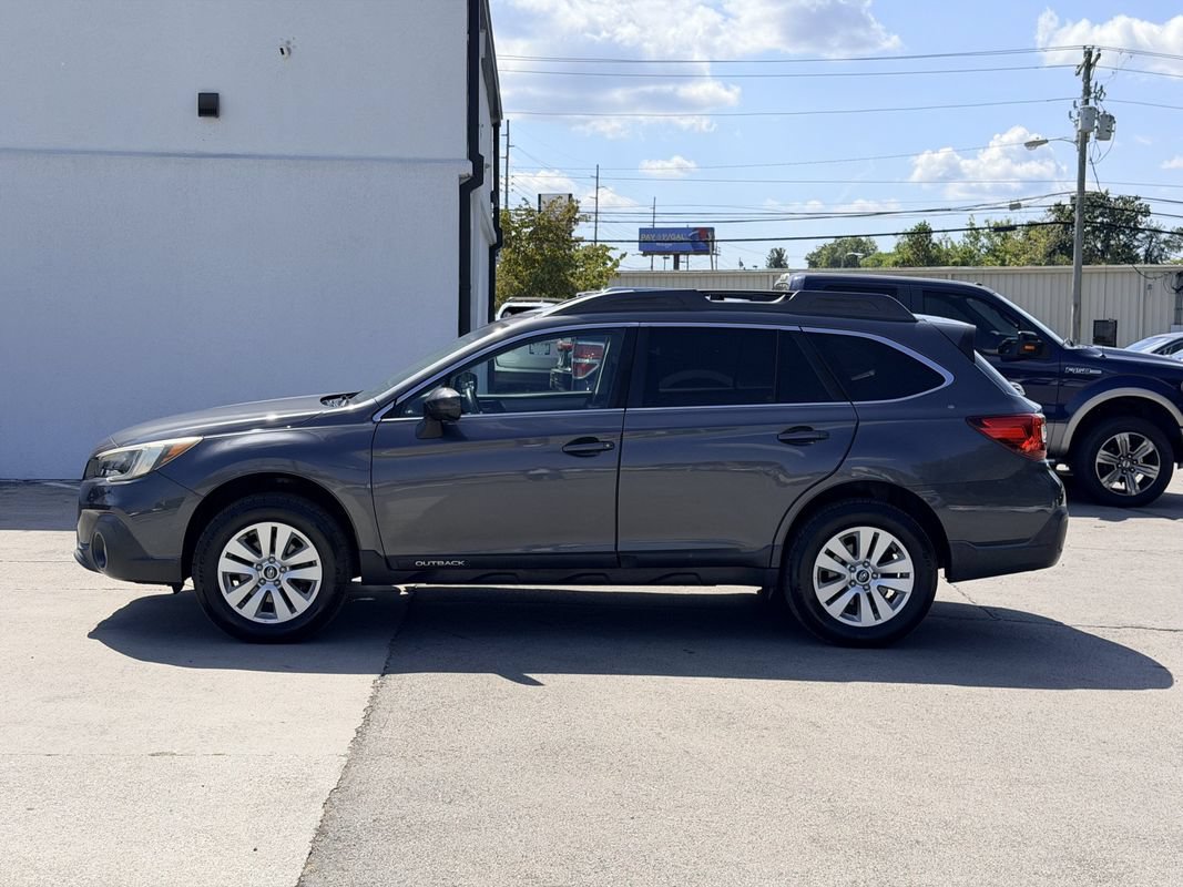 Used 2018 Subaru Outback 2.5i Premium AWD/4WD image 3