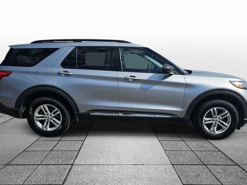 Certified 2023 Ford Explorer XLT w/ Equipment Group 202A AWD/4WD image 4