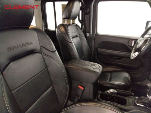 Used 2019 Jeep Wrangler Unlimited Sahara image 37