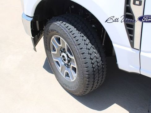 New 2025 Ford F250 XLT w/ FX4 Off-Road Package image 5