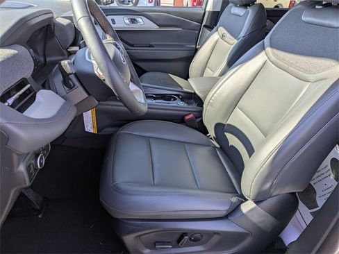 New 2026 Ford Explorer Active w/ Active Comfort Package image 13