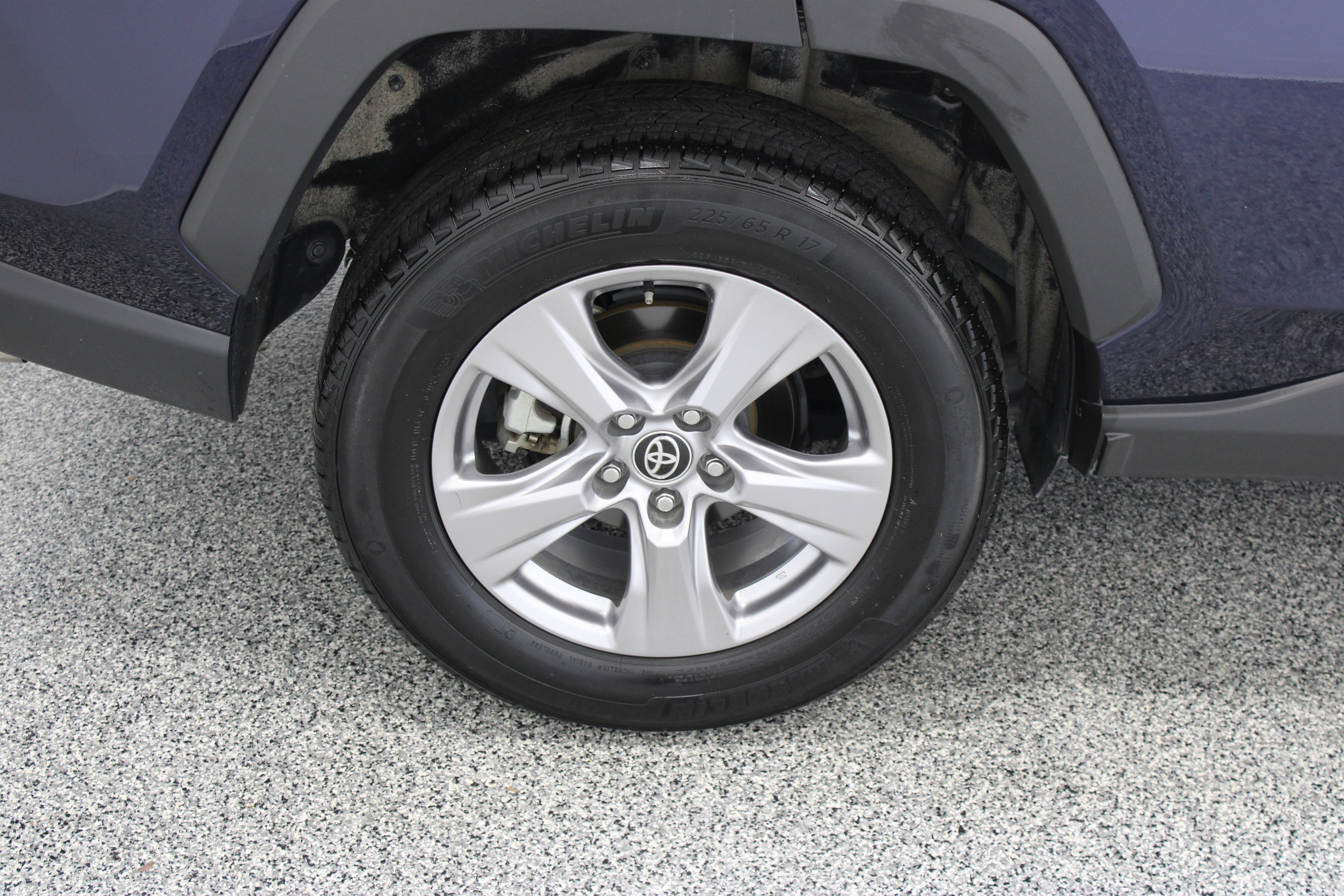 Used 2025 Toyota RAV4 XLE FWD image 6