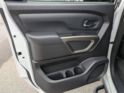 Used 2024 Nissan Titan SV w/ SV Bronze Edition Package image 30