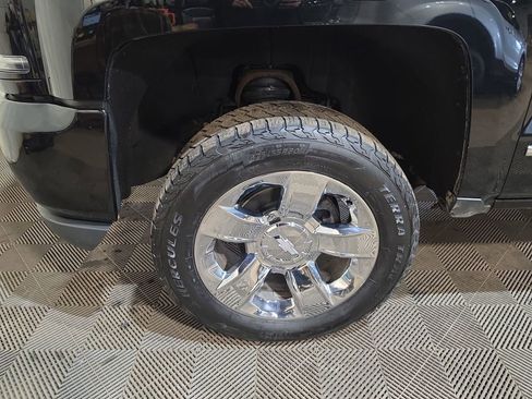 Used 2018 Chevrolet Silverado 1500 LTZ Z71 w/ LTZ Plus Package image 19