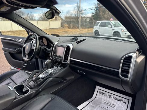 Used 2012 Porsche Cayenne image 18