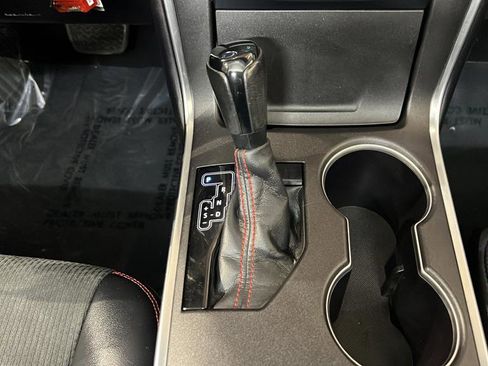 Used 2017 Toyota Camry SE image 23
