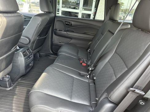 Used 2023 Honda Passport Elite image 12