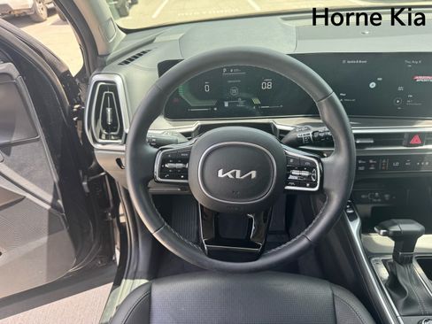 Certified 2024 Kia Sorento S w/ Panoramic Sunroof Package FWD image 17