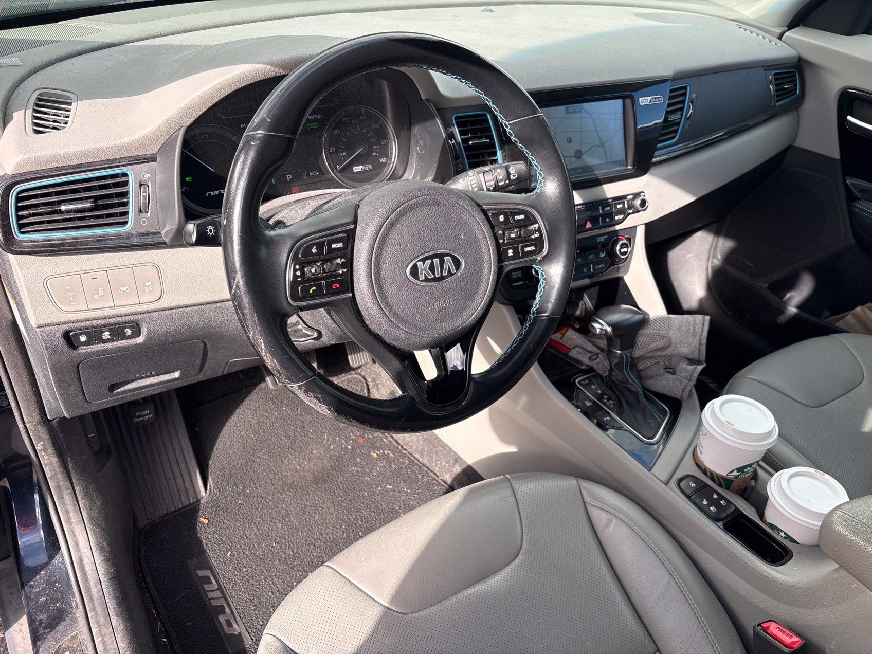 Used 2019 Kia Niro EX Premium w/ Sunroof Package FWD image 6