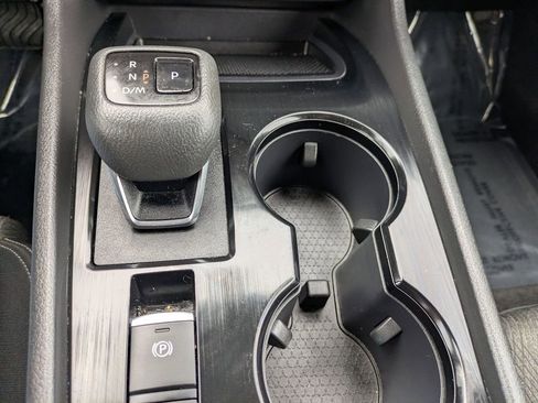 Used 2024 Nissan Rogue SV image 24