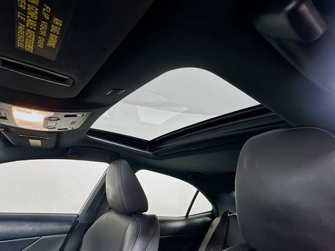 Used 2020 Lexus IS 300 F Sport w/ Blackline Edition RWD image 11