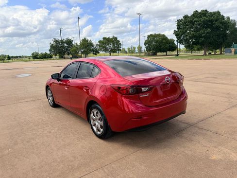 Used 2016 MAZDA MAZDA3 i Sport FWD image 10