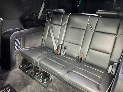 Used 2022 Cadillac Escalade ESV Premium Luxury AWD/4WD image 23