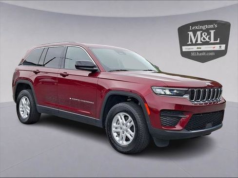 Certified 2023 Jeep Grand Cherokee Laredo AWD/4WD image 1