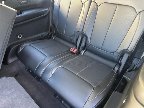 Used 2021 Jeep Grand Cherokee L Limited w/ Luxury Tech Group II AWD/4WD image 15