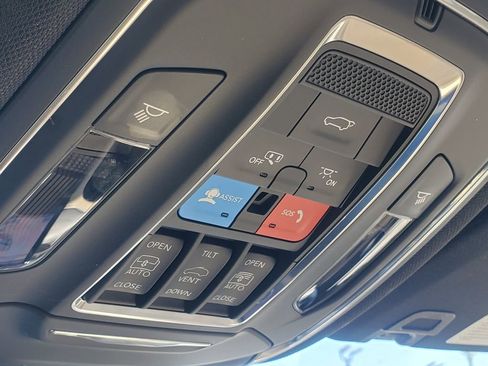 Used 2025 Jeep Grand Cherokee Limited w/ Luxury Tech Group II AWD/4WD image 8