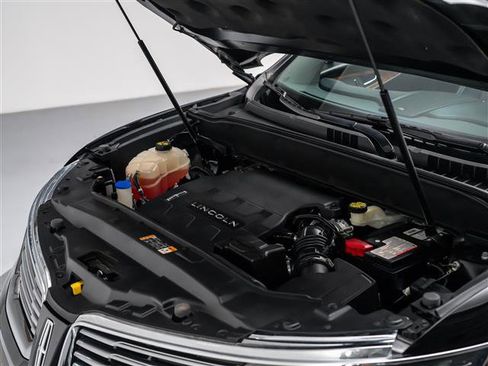 Used 2018 Lincoln MKX Reserve image 11