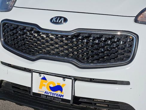 Used 2018 Kia Sportage LX image 10