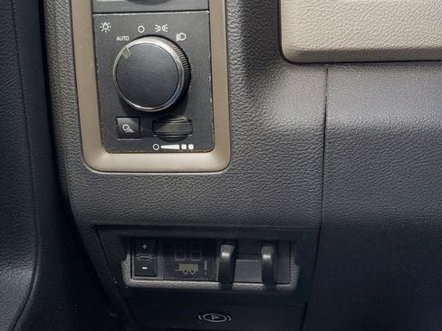 Used 2012 RAM 2500 ST w/ Chrome Appearance Group AWD/4WD image 21