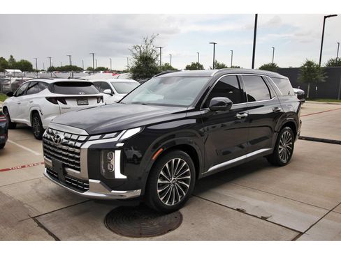 Used 2023 Hyundai Palisade Calligraphy w/ Cargo Package FWD image 4
