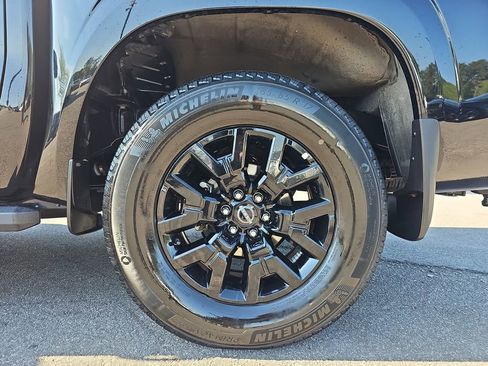 Used 2023 Nissan Frontier SV w/ Midnight Edition Package RWD image 35