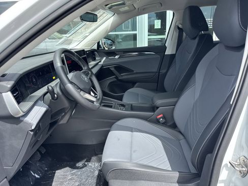 New 2026 Volkswagen Tiguan SE FWD image 10